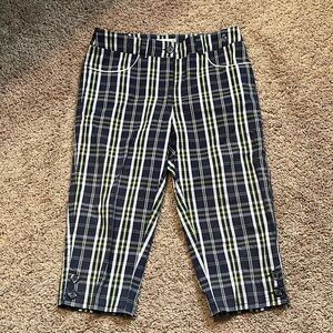 Green lamb ladies, golf capris size 4